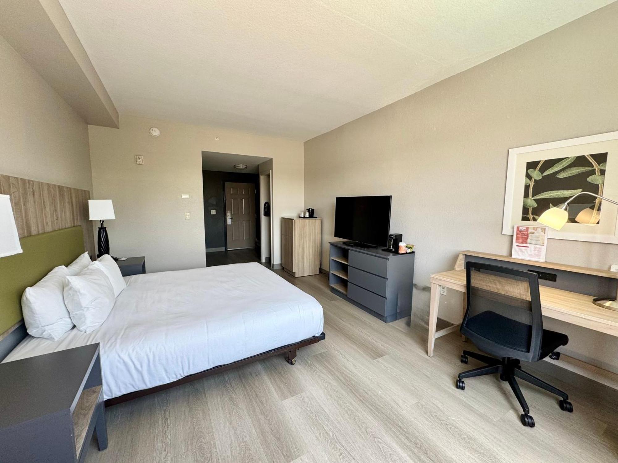 Country & By Radisson, Port Charlotte, Fl